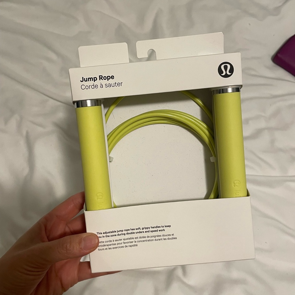 Elle Jump Rope in White - Picture 2 of 4